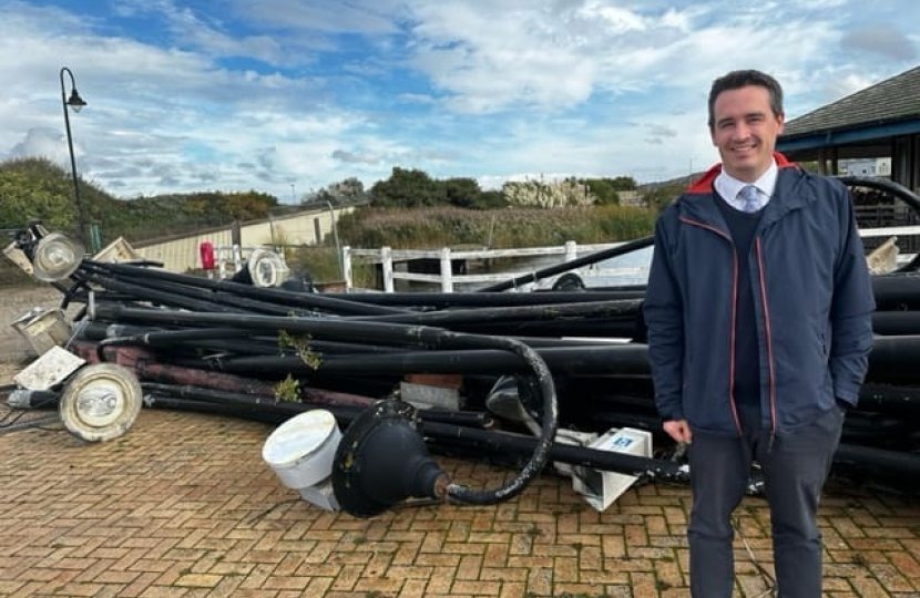 James with lampposts removed