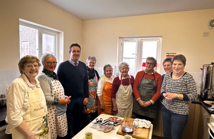 MP supports local farmers at FUW breakfast in Cefn Meiriadog 