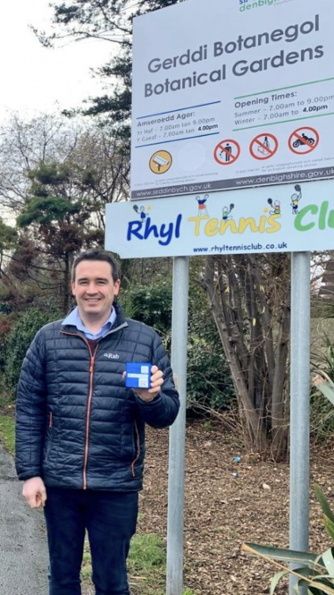 MP calls for further action on clean air after taking part in air pollution project in the Vale of Clwyd  