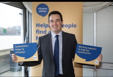  MP receives update from Citizens Advice at Parliamentary event