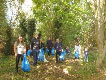 MP helps clean up the Vale of Clwyd