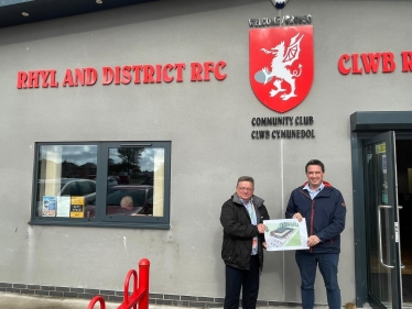 MP backs Rhyl Rugby Club’s exciting extension plans